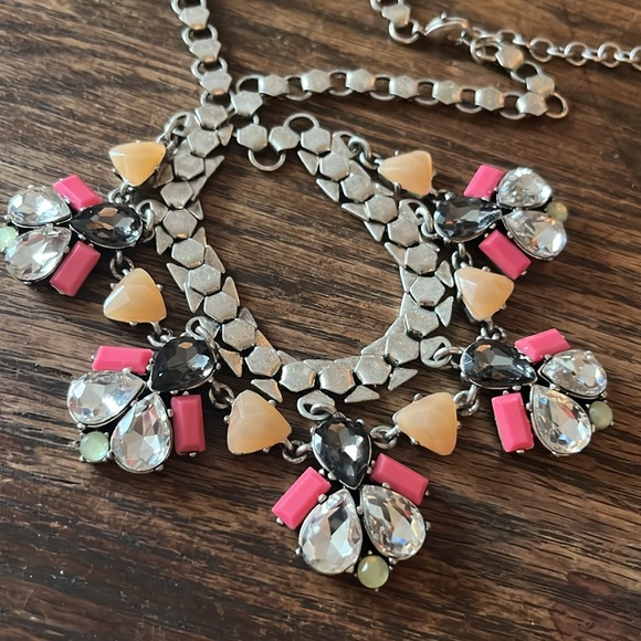 NWOT Stella & Dot Silver and Pink Statement Necklace - Picture 2 of 6